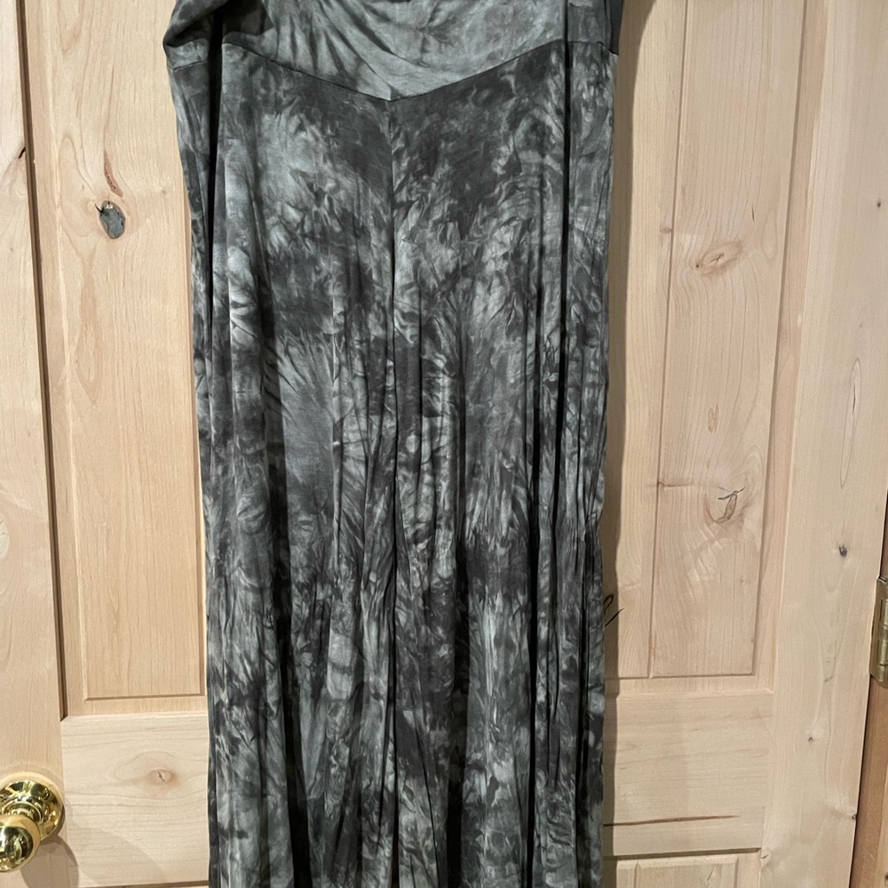 064 Elegant Olive Green Tie Dye Johnny Pants. GUC